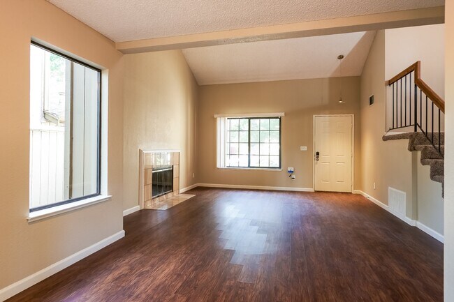 Building Photo - 216 Sandy Cove Ln