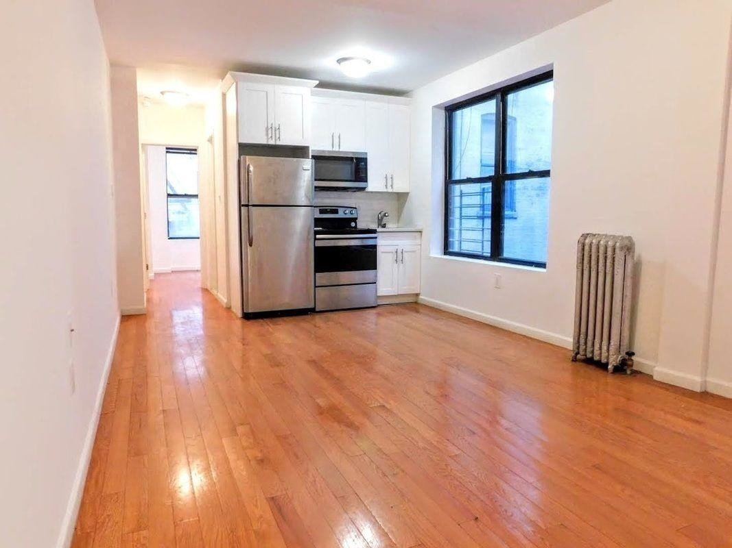 Primary Photo - 2338 Webster Ave