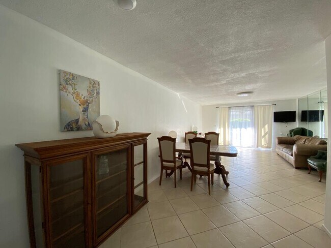 Foto del edificio - 700 Layne Blvd