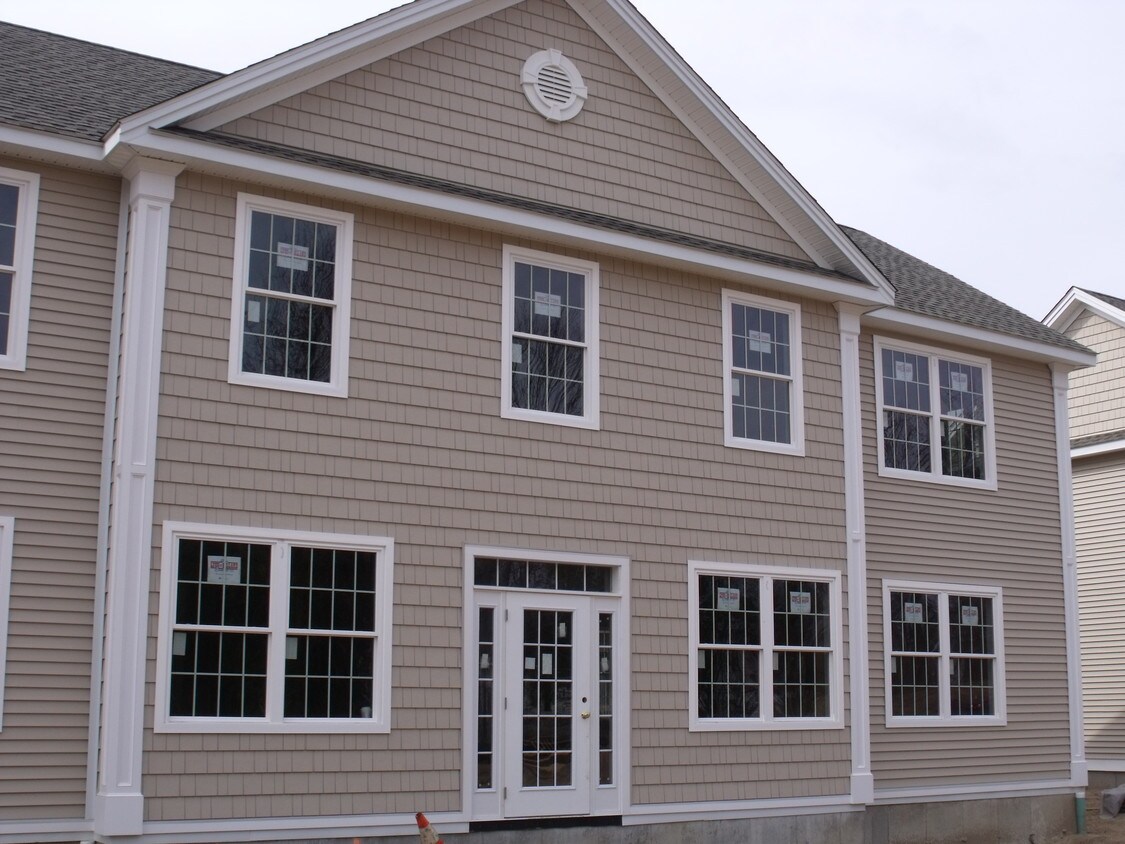Building Photo - 307 East St