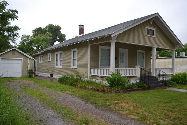 Building Photo - 1319 N Main St