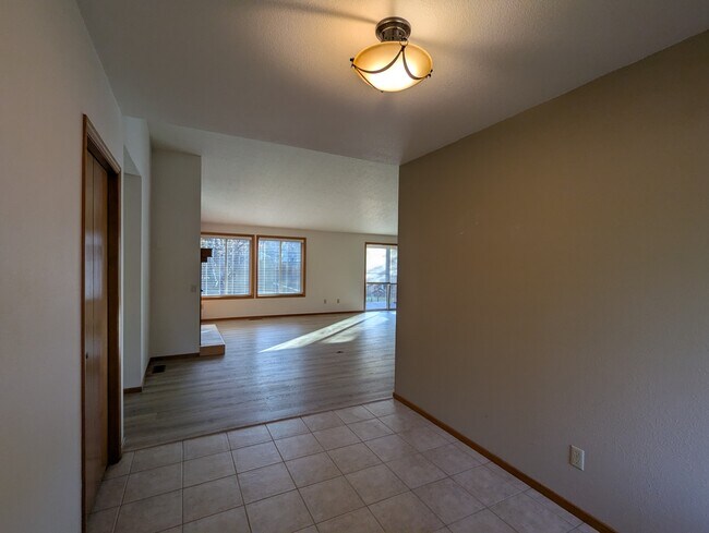 Foto del edificio - 1315 NE Paula Dr