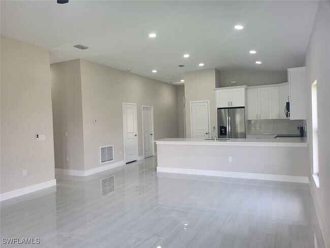 Foto del edificio - 855 SW 15th Terrace