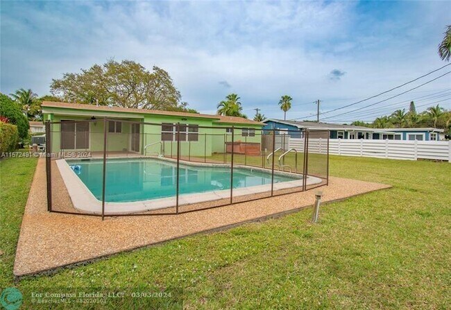 Foto del edificio - 3318 Roosevelt St