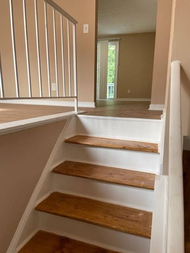 Foto del edificio - 135 Grenoble Rd