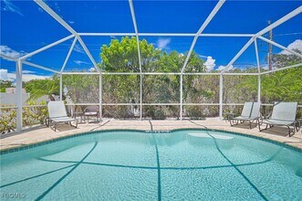 Building Photo - 75 3rd St