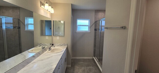Foto del edificio - Welcome to your new home in Chapel Creek!