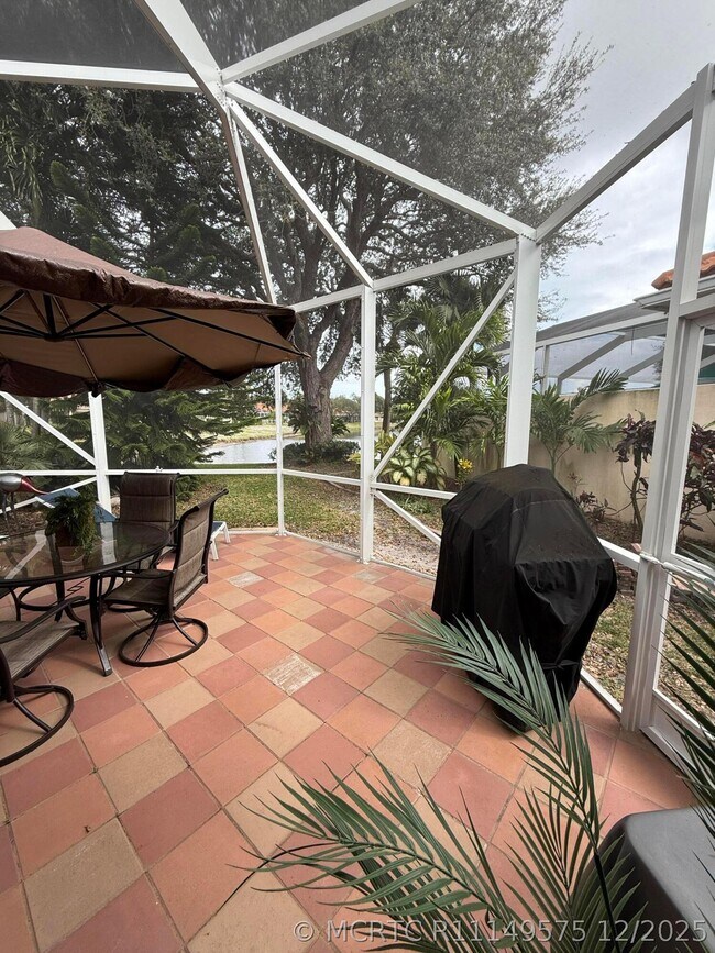 Foto del edificio - 222 E Tall Oaks Cir