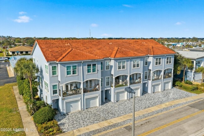 Building Photo - 1330 2nd St S