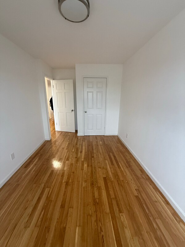 Foto del edificio - 99-14 43rd Ave