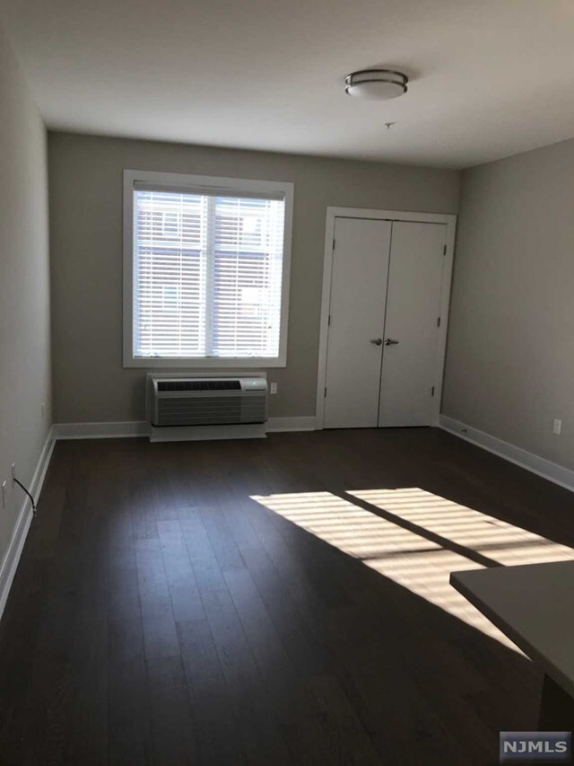 Building Photo - 461 Palisades Blvd