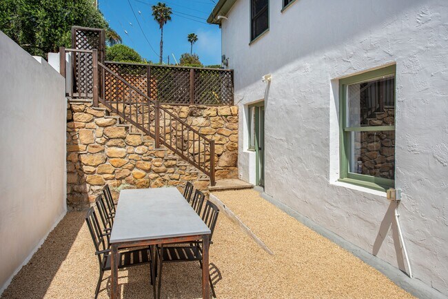 Building Photo - 1630 Overlook Ln