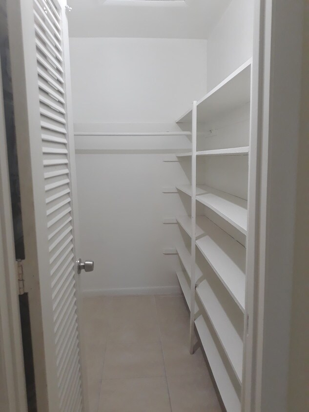 Building Photo - 1755 Forest Hill Blvd