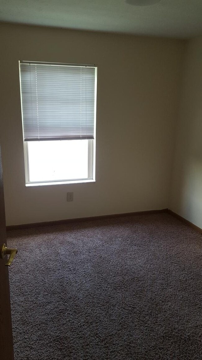 Building Photo - Dylan Heights Apts