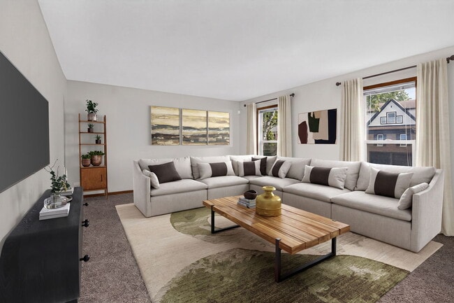 Building Photo - 436 Fordham Pl