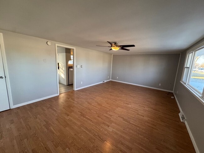 Building Photo - 2 Bedroom House  in Silvis