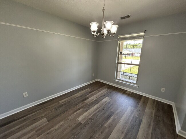 Foto del edificio - Home For Rent