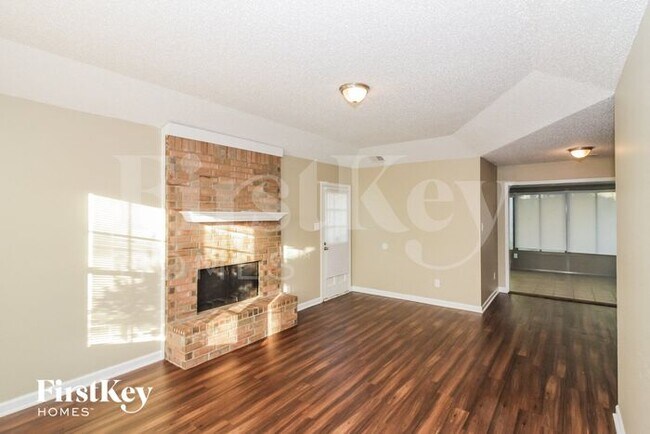 Foto del edificio - 4308 Rosswood Dr