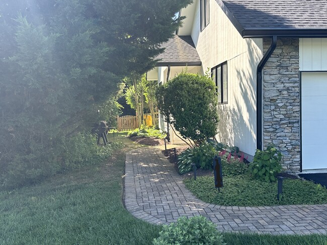 Foto del edificio - 1824 Pleasant Plains Rd