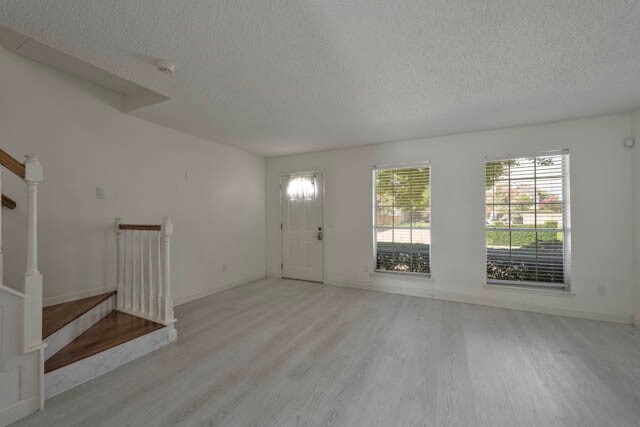 Foto del edificio - 2910 Grants Lake Blvd