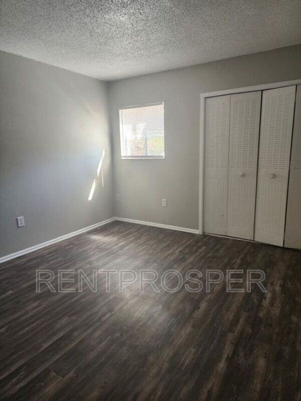 Building Photo - 324 Scottsdale Square