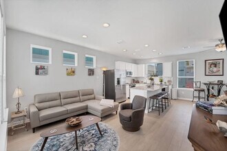 Building Photo - 2147 Hofstaat-SI ID1351223P