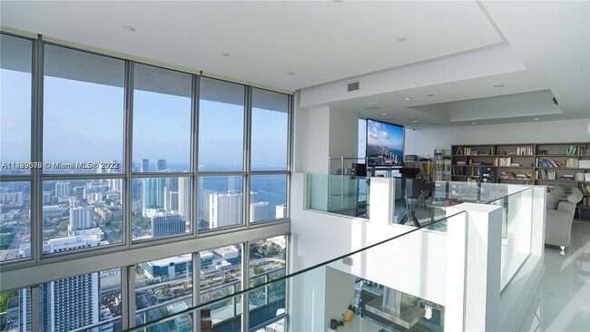 Building Photo - 1100 Biscayne Blvd