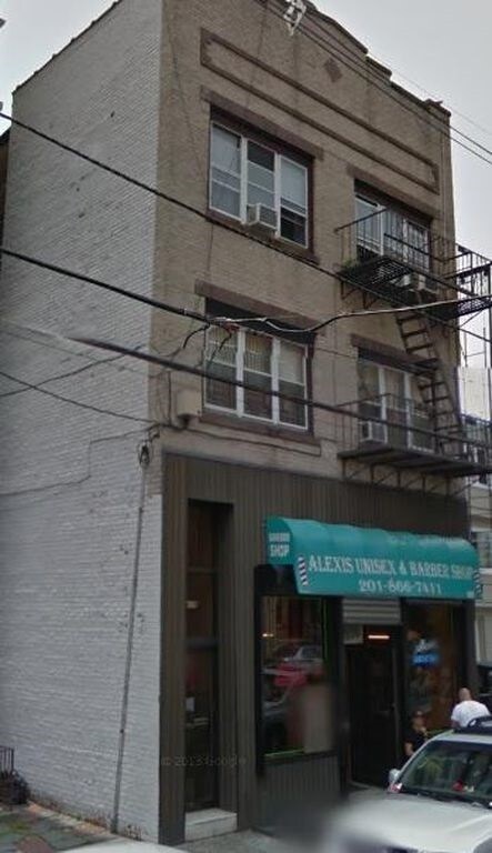 Building Photo - 215 48th St
