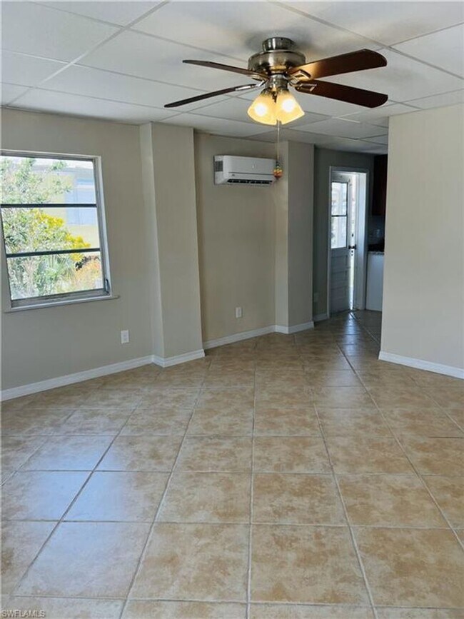Foto del edificio - 3756 Royal Palm Drive