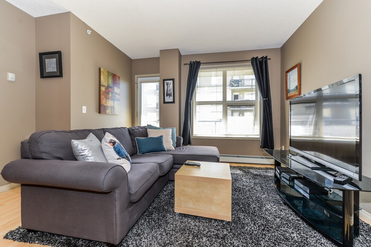 Photo principale - 4245-139 139 Ave NW