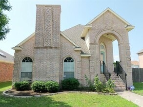 Building Photo - 705 Teakwood Dr