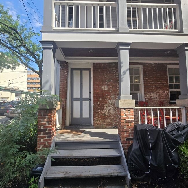 Building Photo - 124 Erie Street, 1