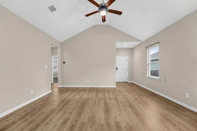 Foto del edificio - 719 Speckled Alder Dr