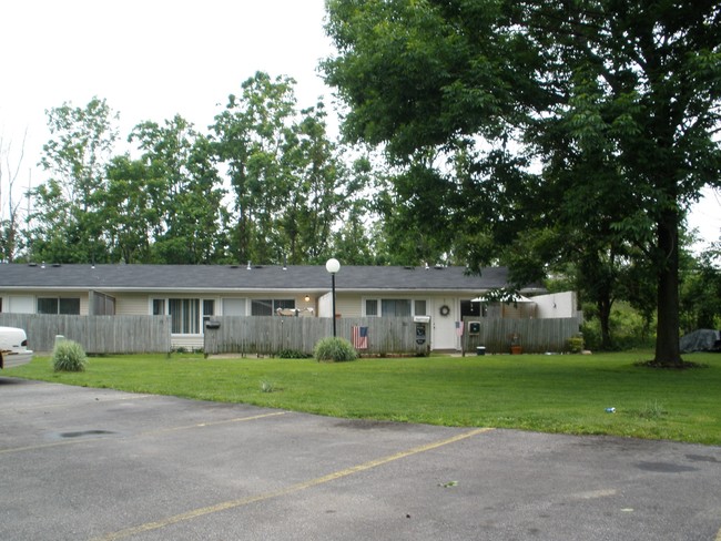 Apartments at 39225 Center Ridge Rd - Rae Apartments