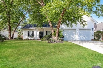 Building Photo - 111 Glendevon Way