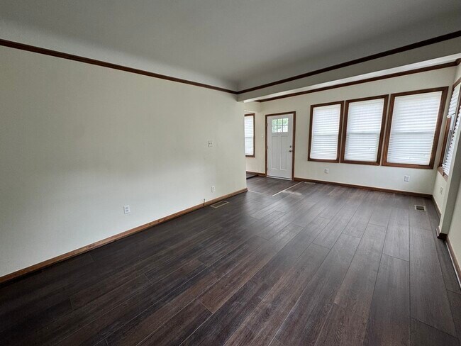 Foto del edificio - 2451 10th St