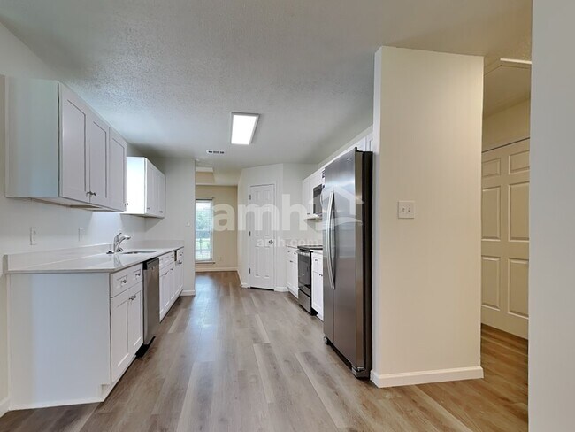 Foto del edificio - 121 Timberland Gap Rd