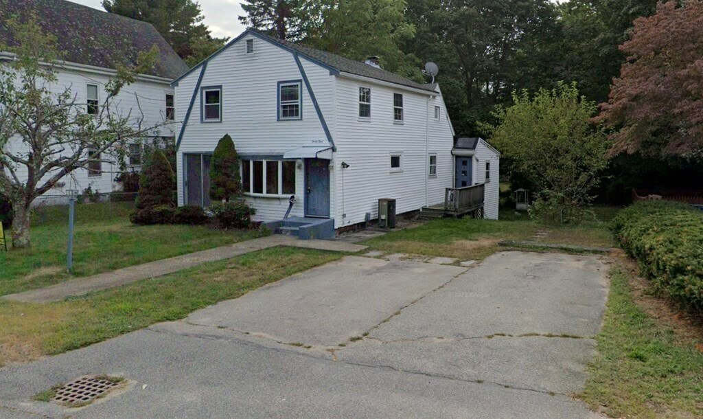 34 Cross St Unit 1, Randolph, MA 02368 Room for Rent in Randolph, MA