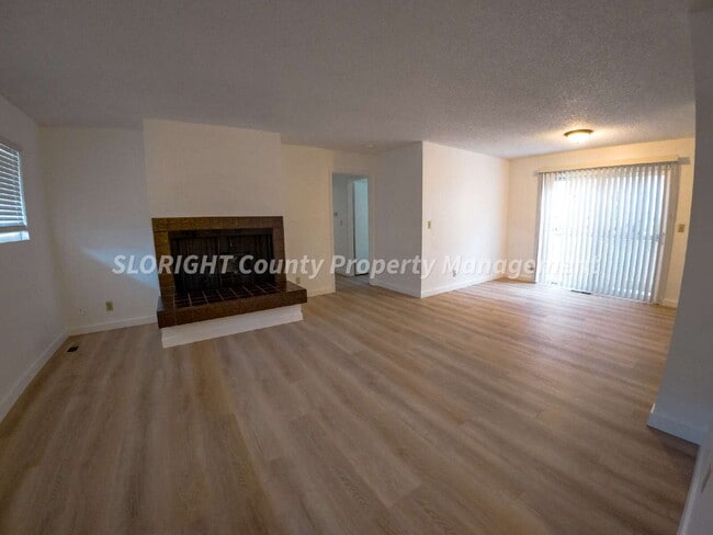 Building Photo - AVAILABLE NOW- Downstairs Paso Robles Apartment - 2 Bedroom 1 Bathroom