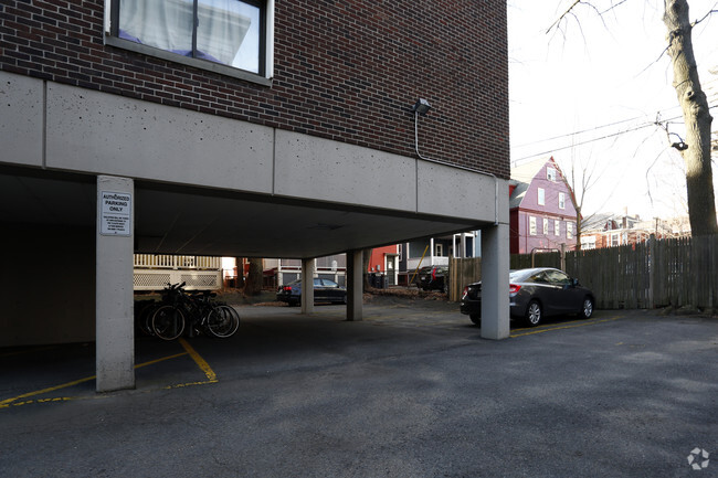 Building Photo - 77 Trowbridge St