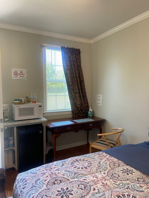 Foto principal - 1340 Cedars Rd