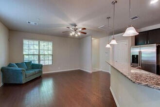 Building Photo - 1310 W Parmer Ln