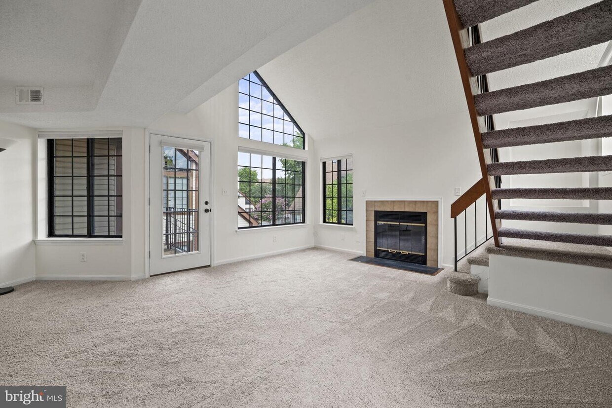 Foto principal - 6031B Curtier Dr