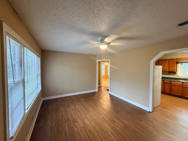 Building Photo - Three Bedroom Home in Valdosta, GA