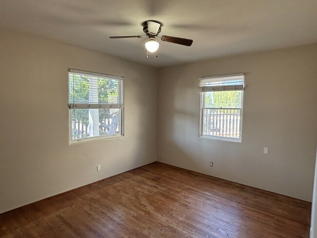 Foto del edificio - Tyler &amp; Maryland Duplex
