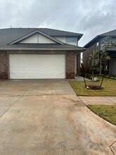 Building Photo - 230 SW 34th St