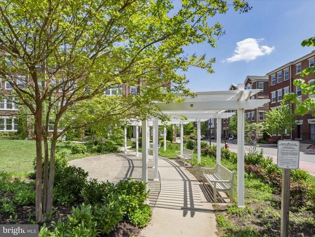 Building Photo - 3037 Rittenhouse Cir