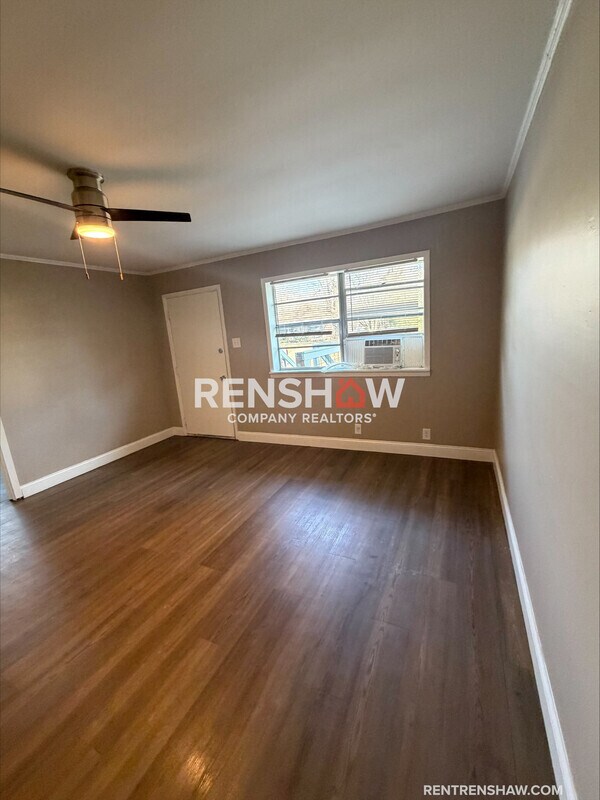 Foto del edificio - 913 Harrell Ave