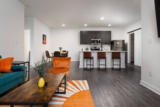Building Photo - 5861 Royal Ln