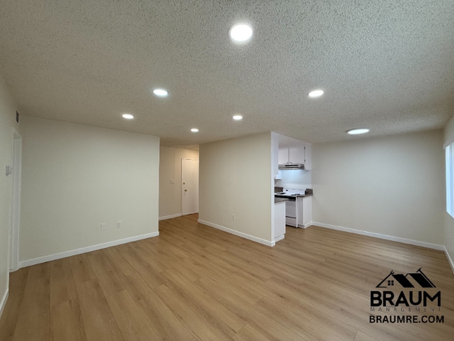 Building Photo - 5461 Kester Ave